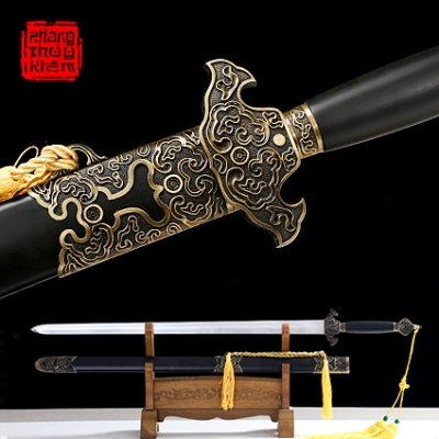 Kiếm Hán với họa tiết vân mây sống động